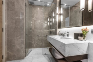 Une salle de bain moderne
