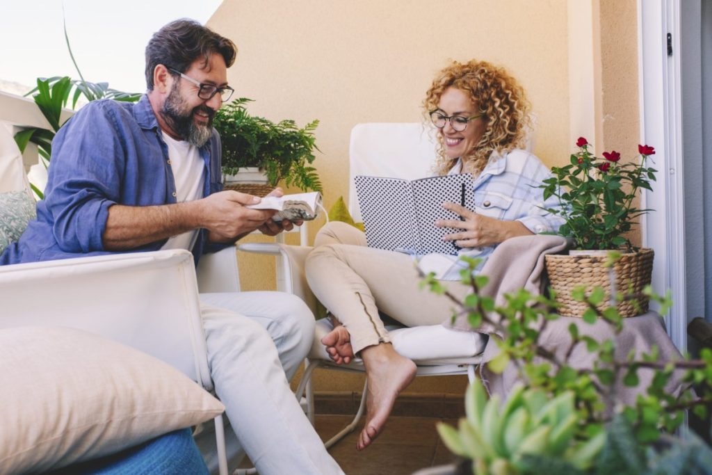 Coin lecture relaxant plantes balcon