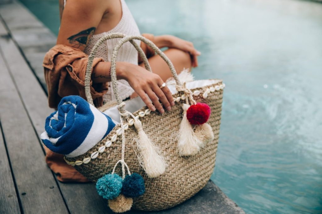 Sac de plage personnalisé avec des pompons 