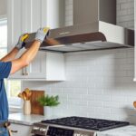 découvrez nos conseils pratiques pour installer une hotte de cuisine sans conduit, une solution efficace et facile à mettre en place pour purifier l'air de votre cuisine.