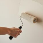 découvrez notre avis complet sur l'enduit au rouleau et son efficacité pour rénover rapidement vos murs. astuces et conseils pour un résultat professionnel en un temps record.