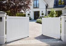 Portail battant ou coulissant en PVC : lequel choisir ?